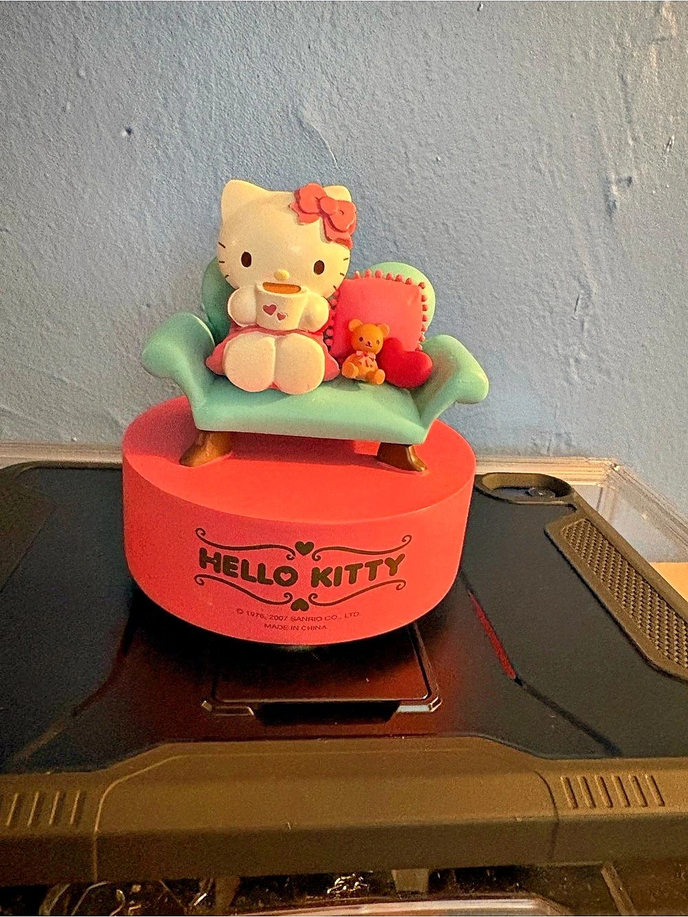 Hello Kitty music box